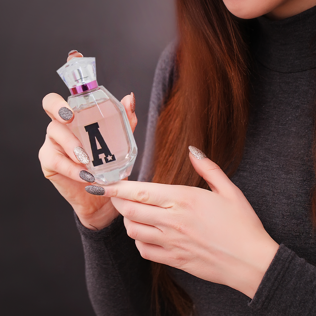 girl-perfume-lifestyle-image-7